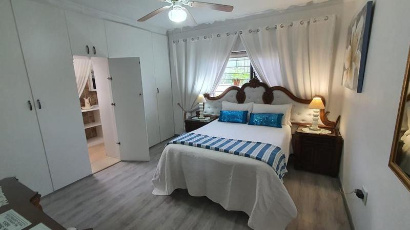 To Let 4 Bedroom Property for Rent in Dana Bay Western Cape